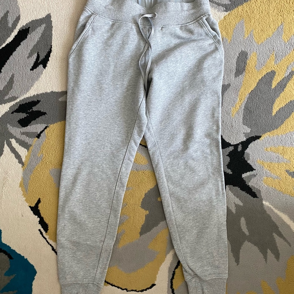 Lululemon sweatpants S size gray